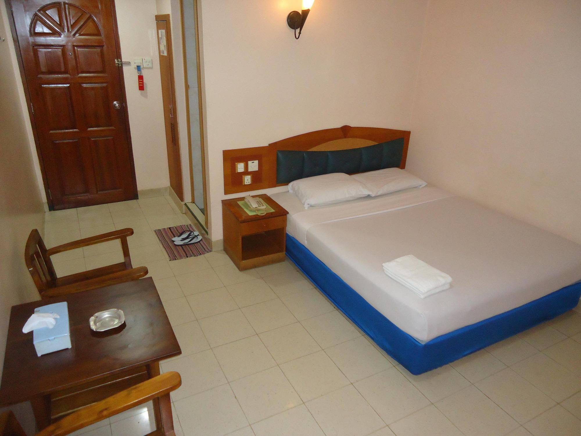 Hotel Gloris Batam Zewnętrze zdjęcie