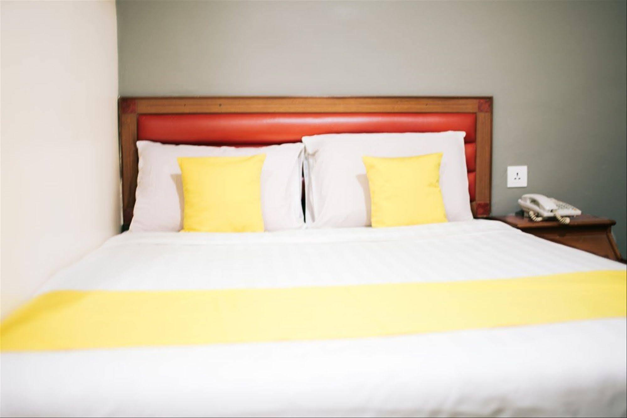Hotel Gloris Batam Zewnętrze zdjęcie
